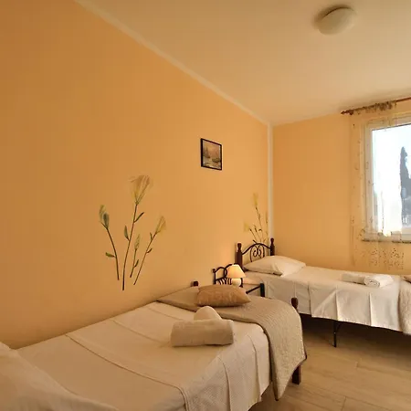 Nadica Apartment *