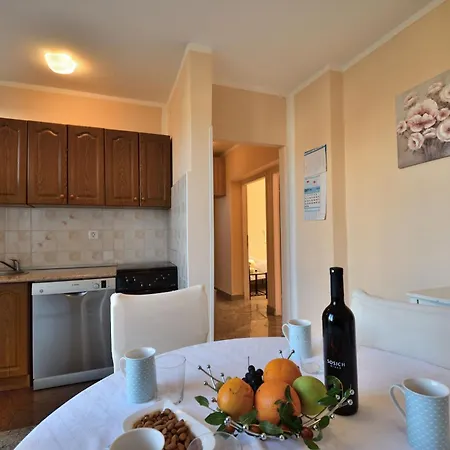 Nadica Apartment *